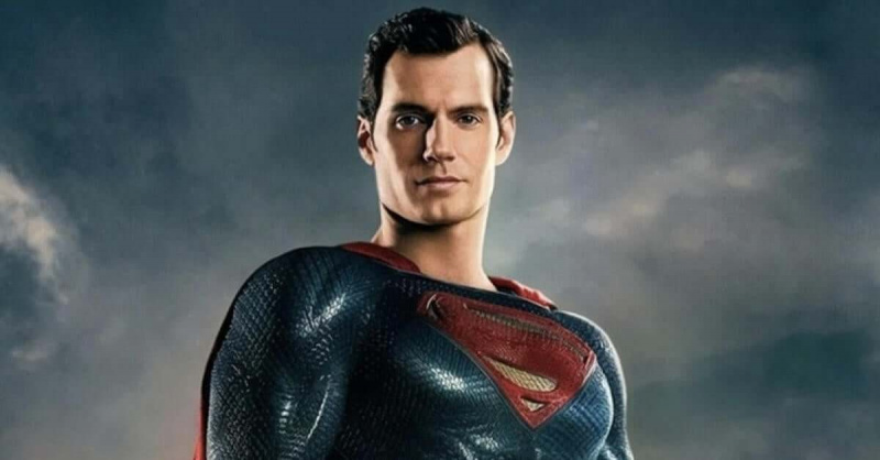 „Majú ho radi ako Supermana“: WB Discovery je ochotný priviesť späť Henryho Cavilla ako muža z ocele, údajne sa ho pokúša dostať na palubu