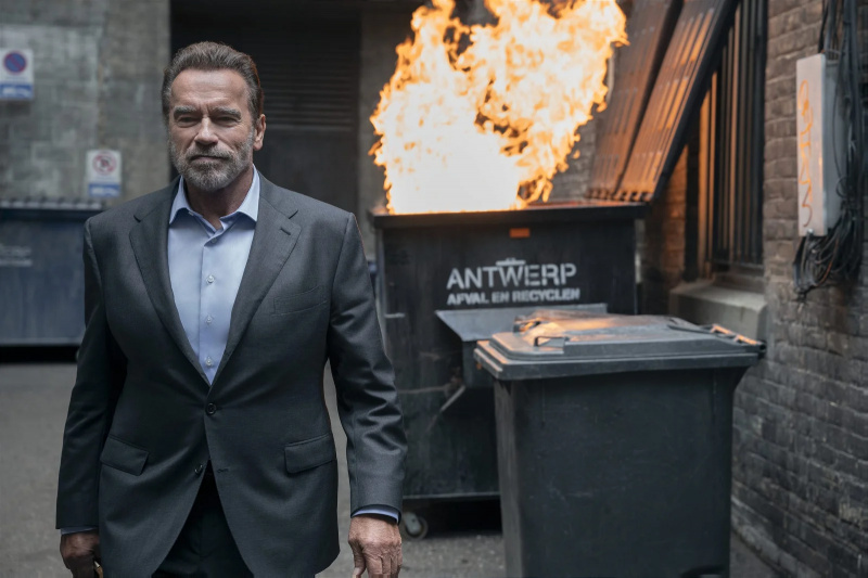   Uma foto de Arnold Schwarzenegger do próximo Fubar (2023).
