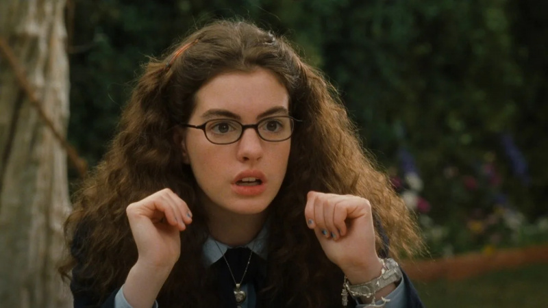 'Nous ressentons exactement la même chose, et je sais que c'est probablement très frustrant': Anne Hathaway répond enfin aux critiques des fans sur son film très attendu