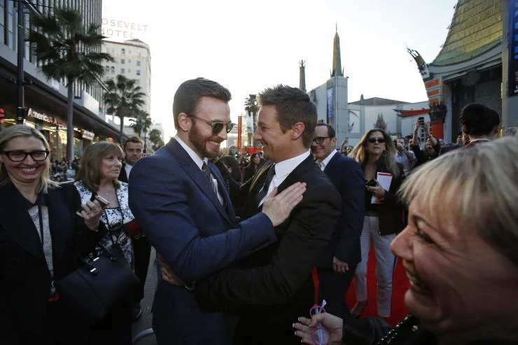 'Han tog oss alla under sina vingar': Hawkeye-stjärnan Jeremy Renner är tacksam till Robert Downey Jr för att vara en god vän