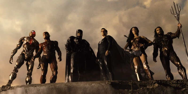 'Čas je za novo vrhunsko ekipo superjunakov': Po izstopu Supermana Henryja Cavilla je DC uradno razpustil Justice League za vso novo ekipo superjunakov
