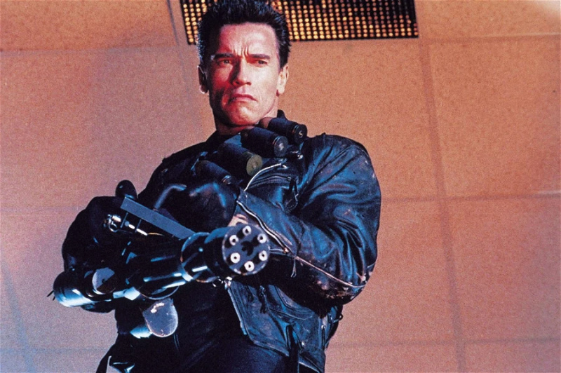  La voix effrayante d'Arnold Schwarzenegger l'a fait jouer le rôle de Terminator