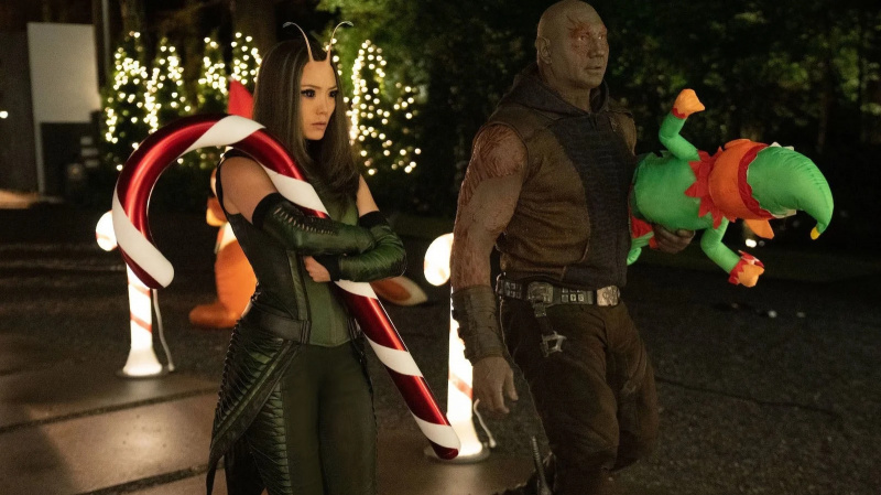  Drax y Mantis en el especial navideño de Guardianes de la Galaxia.