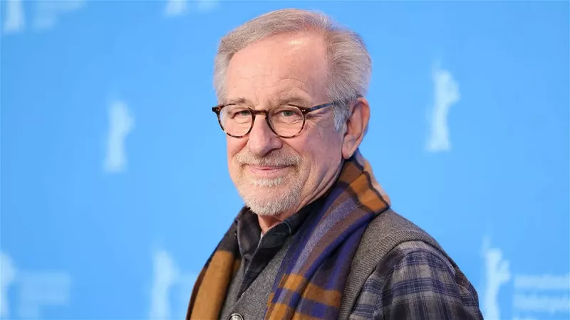 „Ich werde nie ein so guter Regisseur sein wie er“: Nicht Alfred Hitchcock, Steven Spielberg fühlte sich einem bahnbrechenden Regisseur unterlegen, der weniger Oscars gewann als Clint Eastwood
