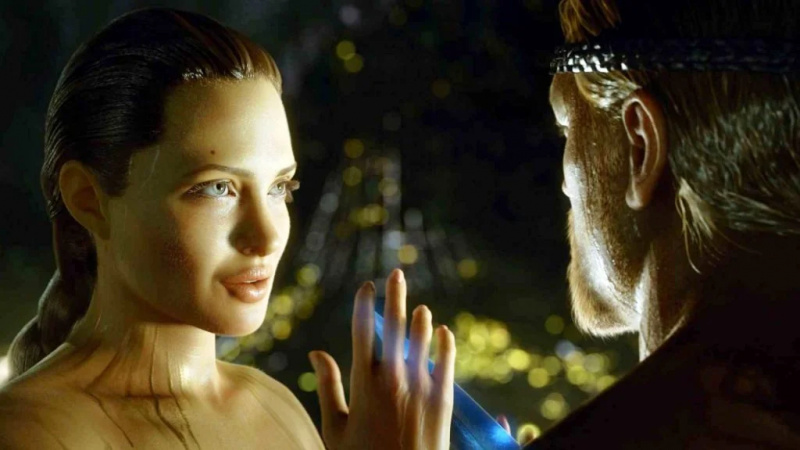   Jolie a ressenti le besoin d'avertir Pitt avant de tourner cette scène de nu particulière de Beowulf