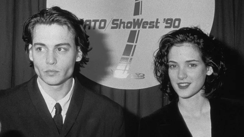 “Ele nunca foi abusivo comigo”: Winona Ryder, ex-amante de Johnny Depp, o defendeu enquanto o julgamento de Amber Heard destruía sua vida, chamando-o de carinhoso e protetor