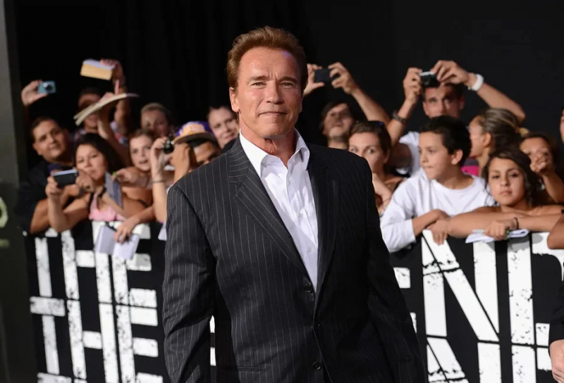 Terminator-stjernen Arnold Schwarzenegger står overfor ny kontrovers etter sykehusinnleggelse av syklist i en trafikkulykke i Los Angeles