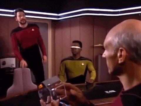 Will Riker sedi - GIF na Imgurju