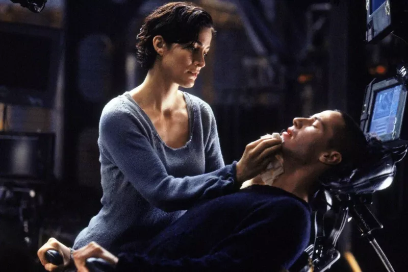 Carrie-Anne Moss wollte Keanu Reeves und „Matrix“ nicht verraten, lehnte danach viele Actionfilme ab: „Das war eine harte Linie für mich“