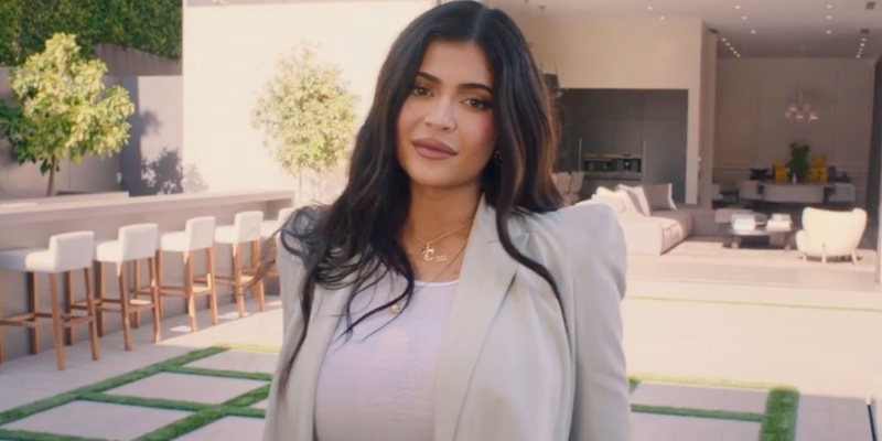 „A hazudozás a figyelemért rossz úton dörzsöl engem”: Kylie Jenner a TikTokert figyelemfelkeltőnek ítélte, miután azt állította, hogy hallotta Kylie fiát sírni