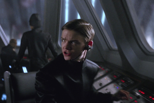 28. Τόμας Σάνγκστερ ως Αξιωματικός Τάνισον στο The Force Awakens.