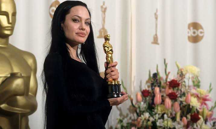 Sweet Home Alabama? Angelina Jolie war fassungslos, als Bruder James Haven sie vor aller Welt küsste: Ich stehe unter Schock