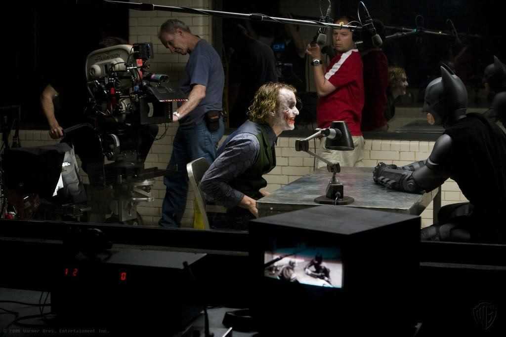 Jeg behøver virkelig ikke at slå dig: Christian Bale slog næsten sh*t Out of Heath Ledger, efter at Joker Star gav samtykke