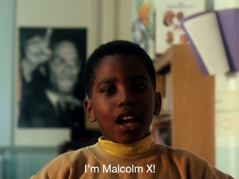 Denzelio Vašingtono sūnus Johnas Davidas buvo pirmasis vaikas, kuris atsistojo ir pasakė: „Aš esu Malcolmas X!