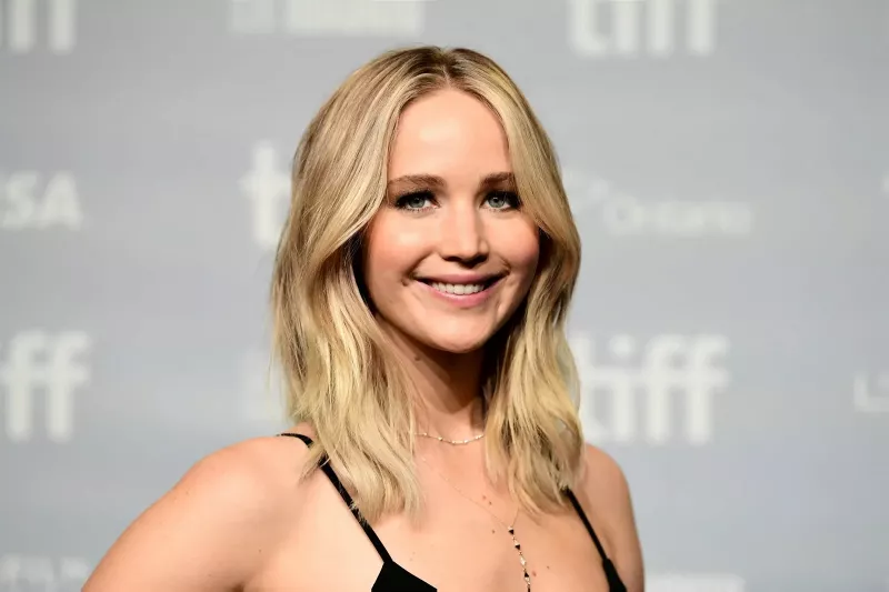 Der 2,9-Milliarden-Dollar-Franchise-Fett-beschämte Marvel-Star Jennifer Lawrence will abnehmen: „Jungen können sich nicht mit einer weiblichen Hauptrolle identifizieren“