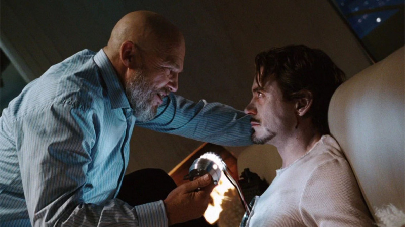   เจฟฟ์ บริดเจส รับบท โอบาดีห์ สเตน ใน Iron Man (2008)