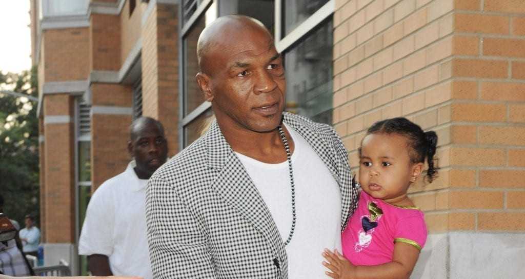 Trebuie să pleci acum: cuvintele înfricoșătoare ale lui Mike Tyson după moartea tragică a fiicei sale l-au îngrozit pe intervievatorul său în tăcere