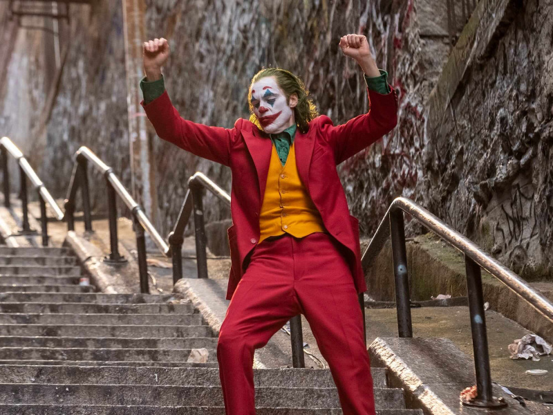 „Adaptieren sie den Three Jokers-Bogen?“: Neues Joker 2 BTS-Bild überzeugt Fans, dass Joaquin Phoenix nicht der einzige Clown-Prinz des Verbrechens in der Fortsetzung sein wird