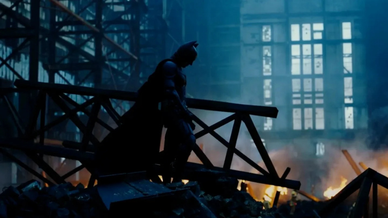 Christopher Nolan n'a jamais aimé les films de super-héros sauf 1 avant de construire une franchise de 2,4 milliards de dollars avec la trilogie Dark Knight de Christian Bale