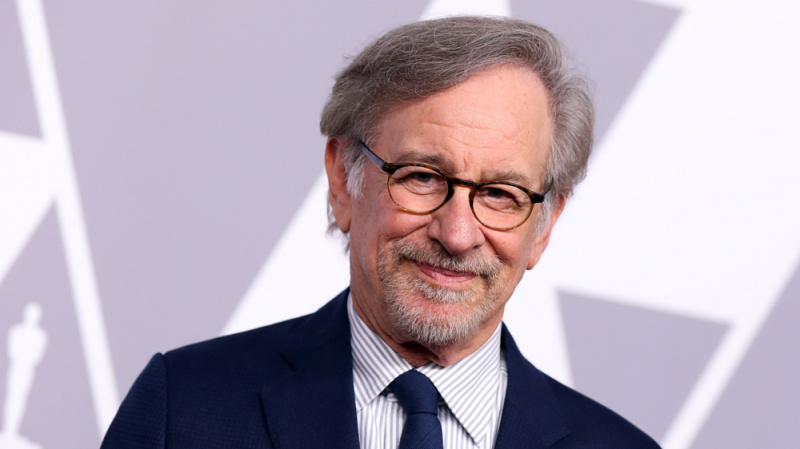   Steven Spielberg vorbește despre respingerea sa ca regizor al filmelor James Bond.