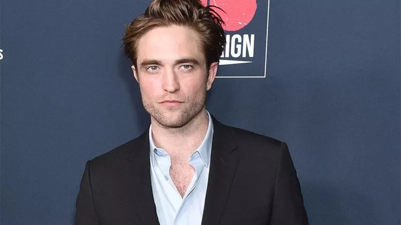 „Er ist sehr beschäftigt, er ist sehr gefragt“: „The Batman“-Star Robert Pattinson hatte eine geheime Rolle in Cillian Murphys 100-Millionen-Dollar-Film „Oppenheimer“.