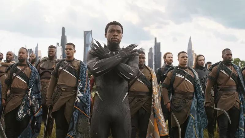   Η Wakanda Forever αποτίει φόρο τιμής στον Chadwick Boseman.