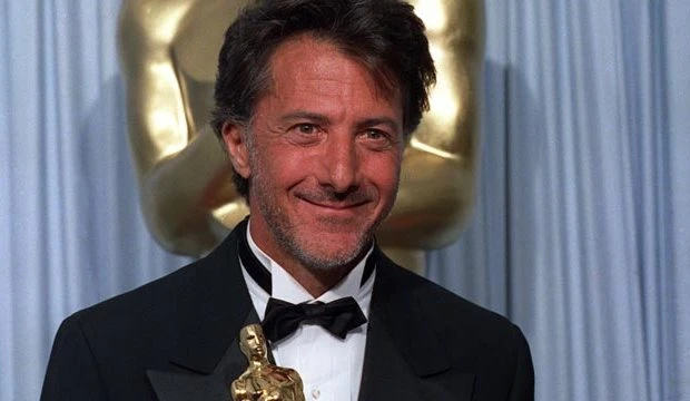 Dustin Hoffman vihkas töötamist 1988. aasta Tom Cruise'i filmis, mis võitis 4 Oscarit: 'See on mu elu halvim töö'