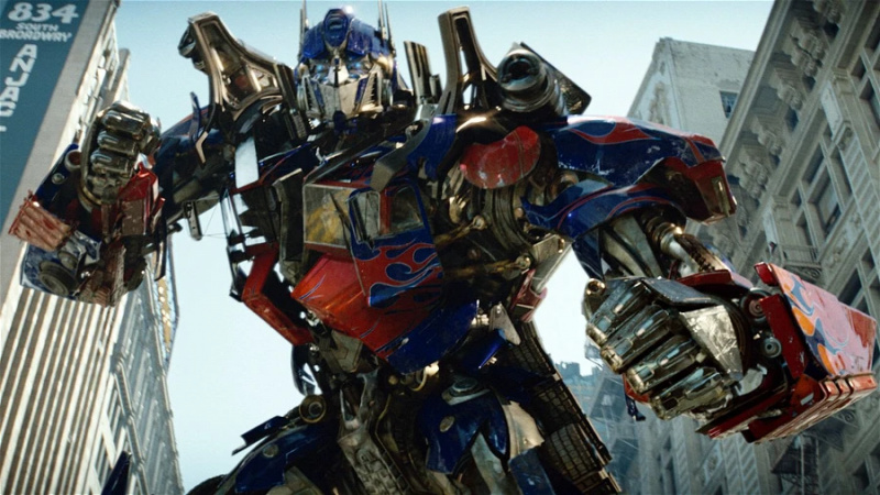 Trotz drei Transformers-Filmen bezeichnete Shia LaBeouf das 4,8-Milliarden-Dollar-Franchise als „irrelevant“, Mark Wahlberg demütigte ihn, indem er den Film mit den höchsten Einnahmen der Franchise lieferte