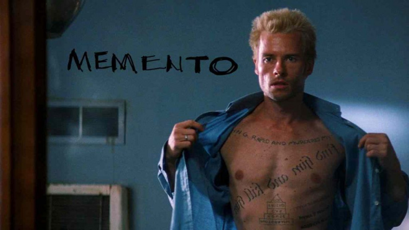   En stillbild från Christopher Nolan's Memento
