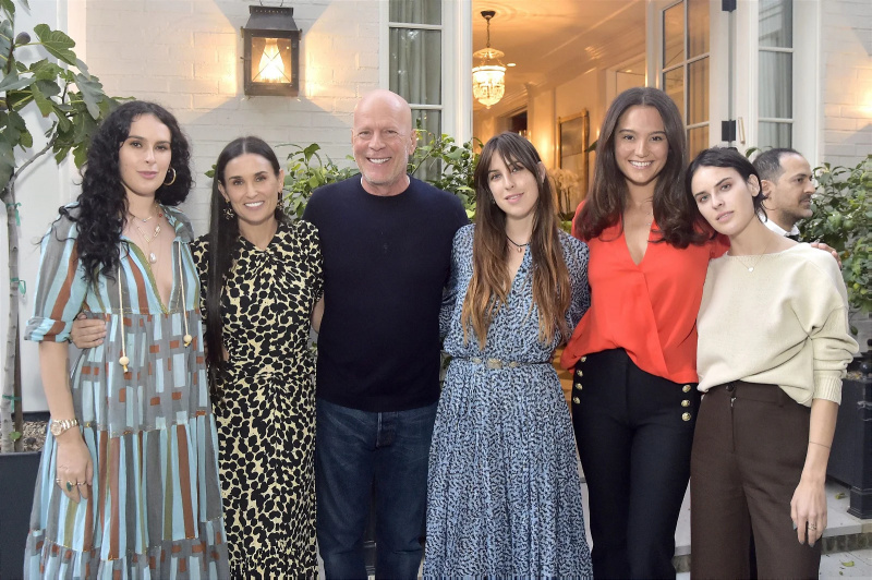   Bruce Willis a családjával