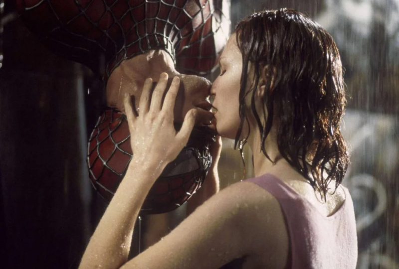 „Es war nicht nötig“: Tobey Maguire konnte in „Spider-Man“ nicht atmen, als er kopfüber hängende Kirsten Dunst küsste