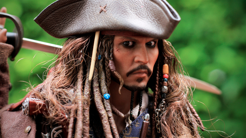  Johnny Depp Kaptan Jack Sparrow rolünde