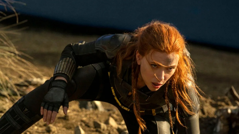 Scarlett Johansson hätte wegen Emily Blunt beinahe ihren 400.000-Dollar-Gehalt in „Iron Man“ von Robert Downey Jr. verloren