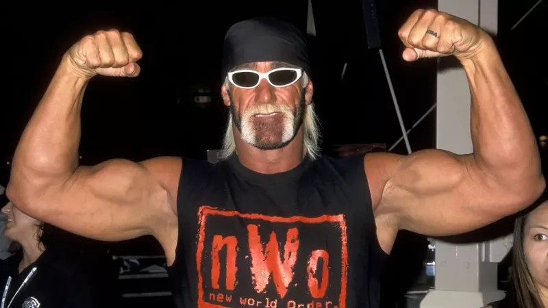   Hulk Hogan은 사람들의 WWE 전설이었습니다.