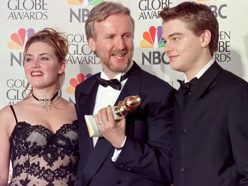   James Cameron con Leonardo DiCaprio e Kate Winslet.