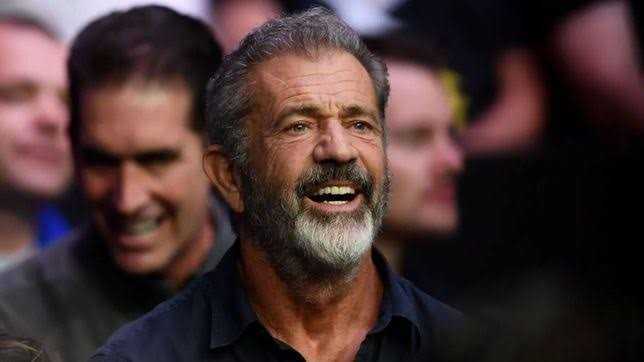 A estrela de 67 anos, Mel Gibson, era uma máquina de sexo ininterrupta enquanto traía sua esposa: ele pulou no capô do meu Porsche