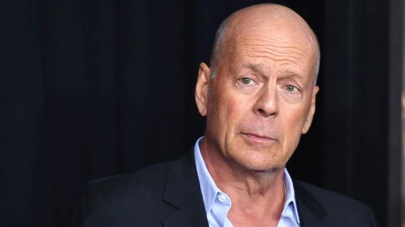 Bruce Willis a risqué d'avoir d'énormes ennuis juridiques en tentant de s'introduire dans une navette spatiale de la NASA avec ses co-stars d'Armageddon