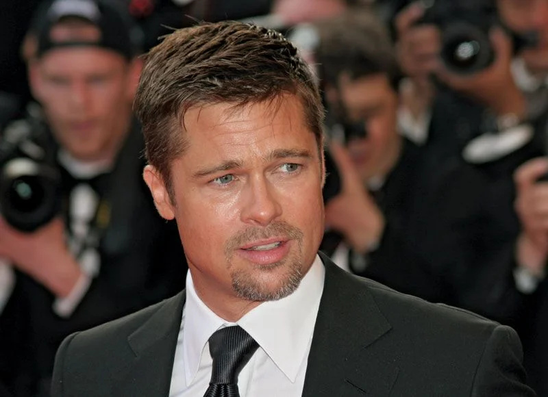 Brad Pitt mistet sinnet etter at hans N*de ble lekket uten samtykke mens han var sammen med Gwyneth Paltrow, dratt fotografen til retten