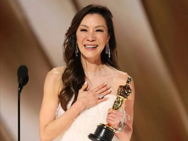 „Frauen sollten das Opfer sein“: Michelle Yeoh würdigte „chauvinistisches Schwein“ Jackie Chan nicht für ihre erfolgreichen Actionfilme