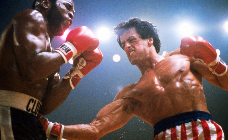 „Oasele mi se lipesc prin carne”: Hulk Hogan l-a lovit atât de tare pe Sylvester Stallone încât îi era frică să se uite la claviculă deteriorată, a aterizat 3 cascadori „Rocky” la spital
