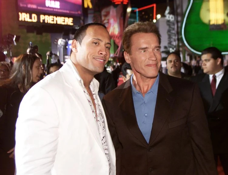 „Nein, er ist nicht mein Mentor“: Dwayne Johnson betrachtete Arnold Schwarzenegger in seiner frühen Hollywood-Karriere nicht als seinen „wahren Freund“.