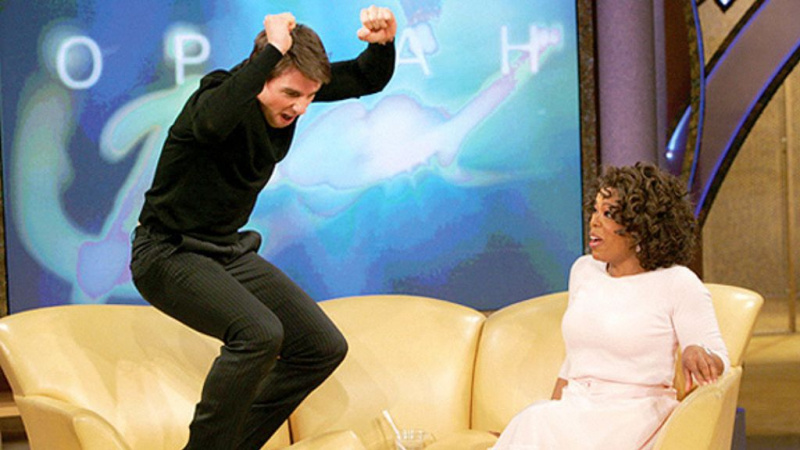   Tom Cruise skákajúci na gauči v The Oprah Winfrey Show