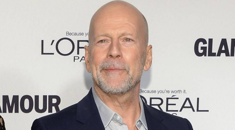 „Die Hard hat Papas Ohren verarscht“: Familie von Bruce Willis wurde nach alptraumhaftem Fehler teuer bezahlt und erste Anzeichen von Demenz als „Hollywood-Hörverlust“ bezeichnet
