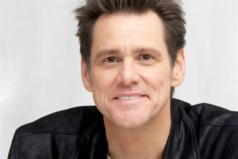 Jim Carrey, der in „Batman Forever“ den Riddler spielte, hasste es, dass Paul Dano in „Batman“ sein Gesicht mit Klebeband festklebte: „Einige Idioten da draußen, die diese Methode vielleicht übernehmen würden“