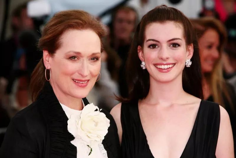   Meryl Streep ir Anne Hathaway