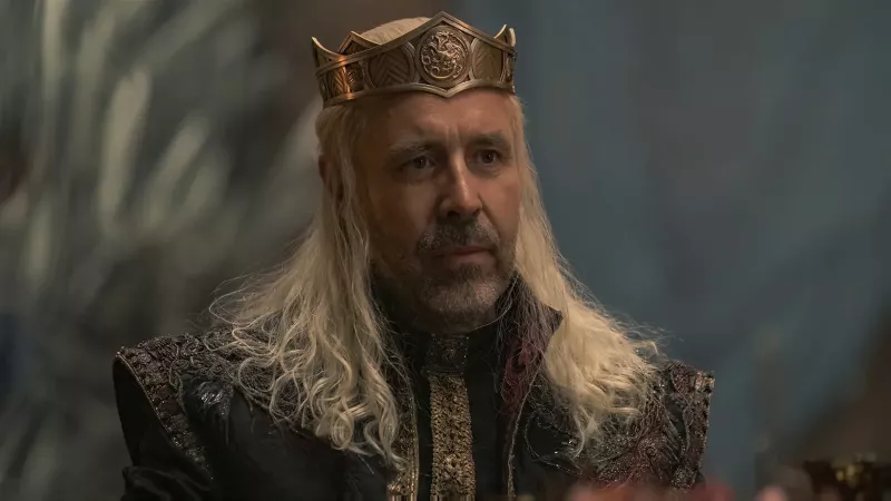   Paddy Considine como Rei Viserys
