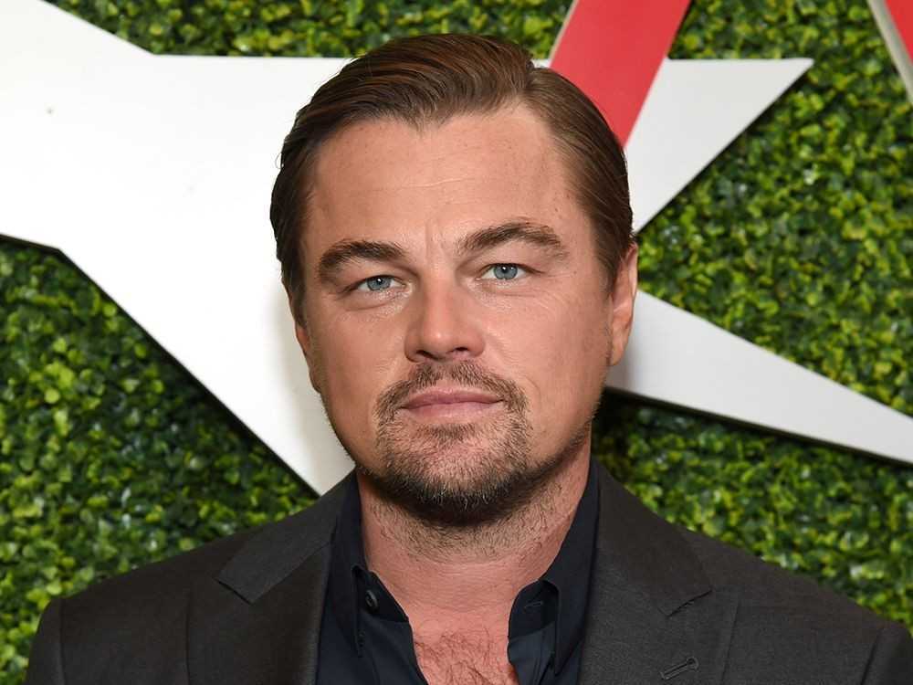 Han var väldigt lös med varorna: Gwyneth Paltrow avslöjar att Leonardo DiCaprio försökte dejta henne efter Titanic Fame trots hans strikta 'Under 25'-regel