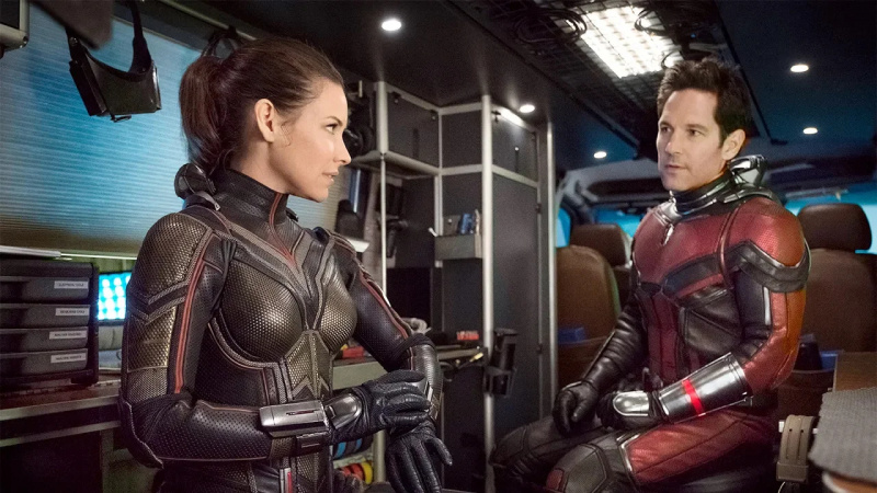   Paul Rudd en Evangeline Lilly als Ant-Man en de Wasp
