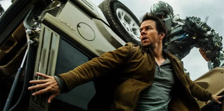   Markas Wahlbergas filme „Transformeriai: išnykimo amžius“.