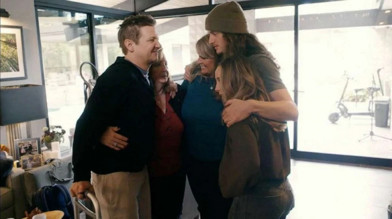   Jeremy Renner con la sua famiglia